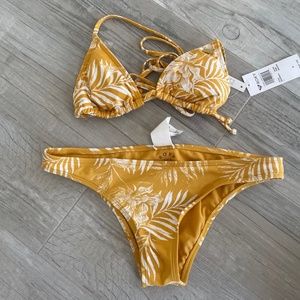 Roxy Beach Classic Tiki Moderate Bikini Bottom Med